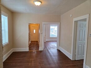 2210 N Penn Ave in Minneapolis, MN - Building Photo - Building Photo