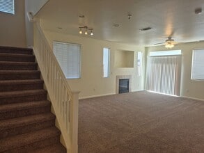 312 Dragonfly Cir in Sacramento, CA - Building Photo - Building Photo