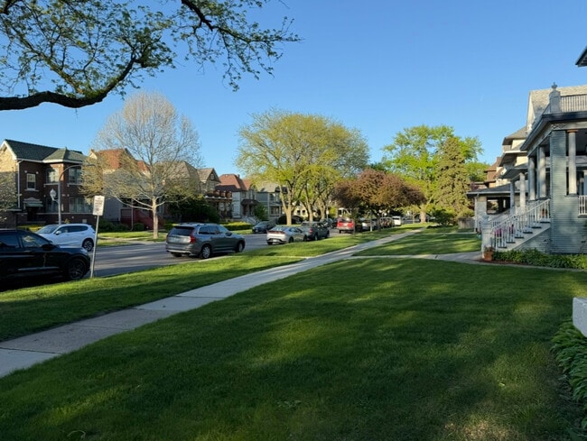 5935 W Race Ave in Chicago, IL - Building Photo - Building Photo