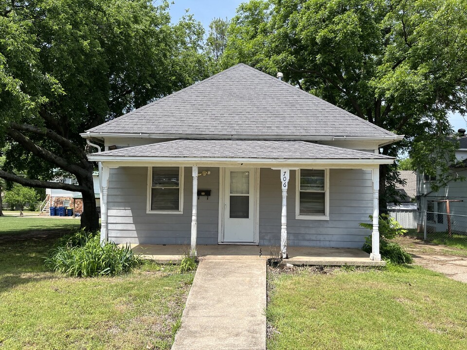 706 S Knoblock St in Stillwater, OK - Building Photo