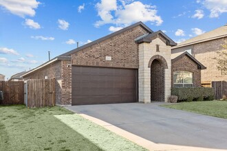 7017 King Ranch Rd in Odessa, TX - Foto de edificio - Building Photo