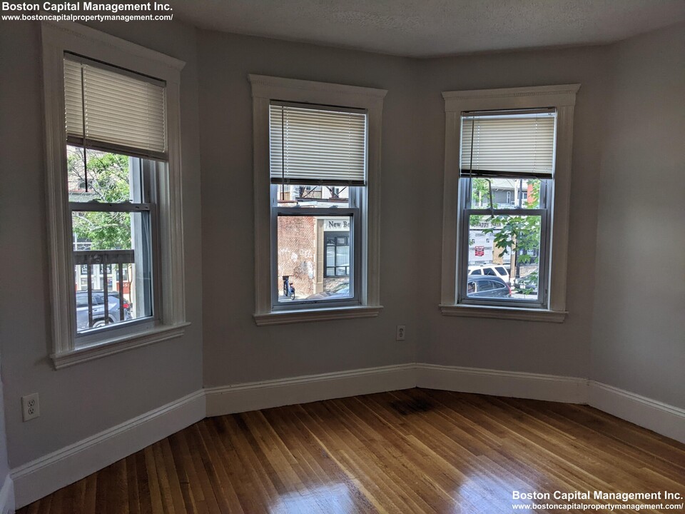 150 Washington St, Unit 2 in Boston, MA - Building Photo