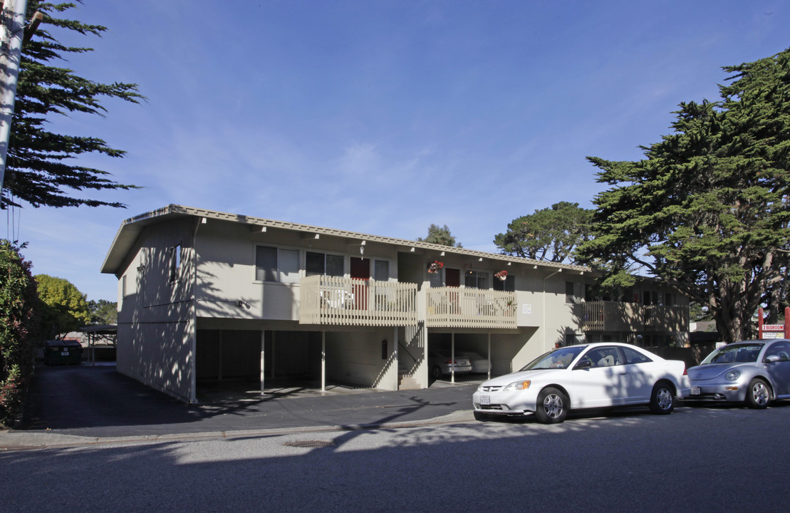 Eden Roc Villas in Pacific Grove, CA - Building Photo