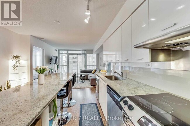 15 Singer Ct in Toronto, ON - Building Photo - Building Photo