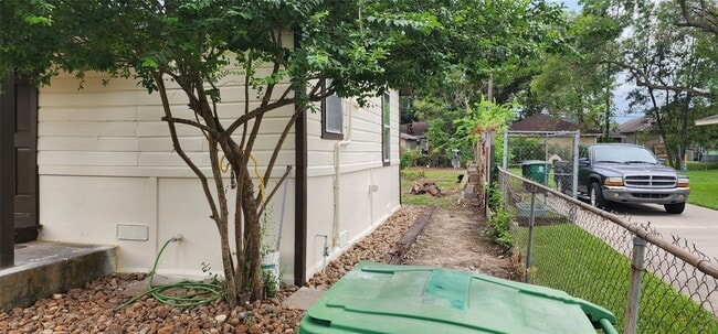 property at 10019 Porto Rico Rd