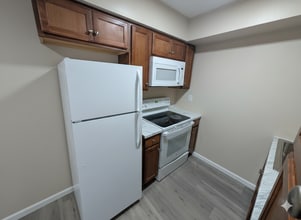 407 Holiday Dr in Belton, MO - Building Photo - Building Photo