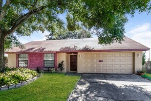 5142 Nashville Dr in Tampa, FL - Building Photo