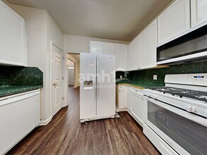 1209 Lainster Dr SE in Mableton, GA - Foto de edificio - Building Photo