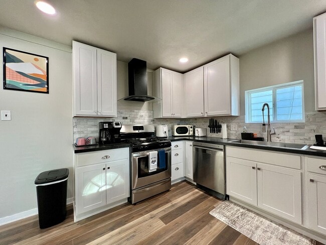 property at 1310 S Sheffield Ave