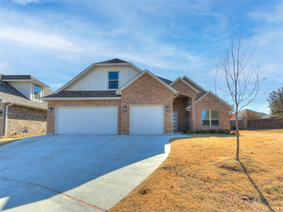 11400 NW 109th St in Yukon, OK - Building Photo