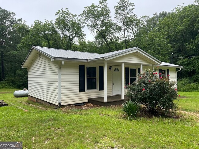 property at 992 Earl North Rd
