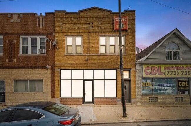 5030 S Archer Ave, Unit 2nd floor