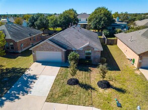 109 Fossil Trail in Leander, TX - Foto de edificio - Building Photo