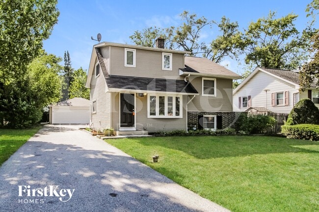 716 Eastland St in Elmhurst, IL - Building Photo - Building Photo