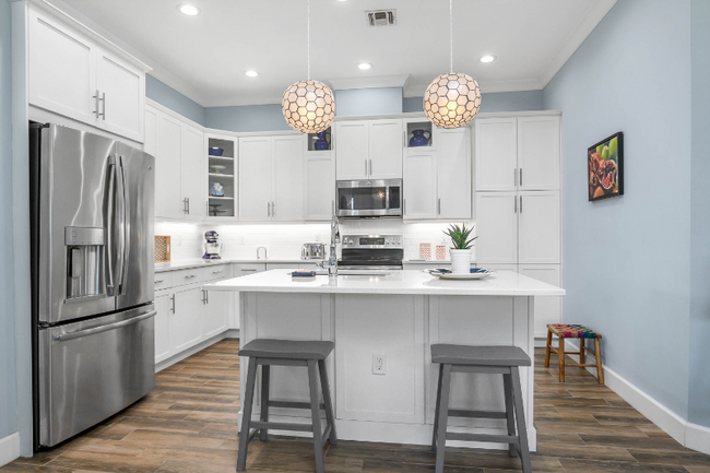 7193 Dominica Dr in Naples, FL - Building Photo - Building Photo