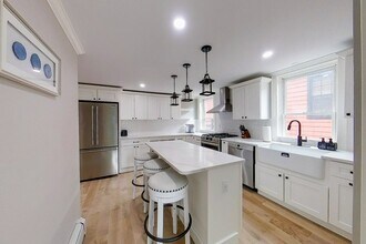 30 Prospect Hill St, Unit 2 in Newport, RI - Building Photo - Building Photo