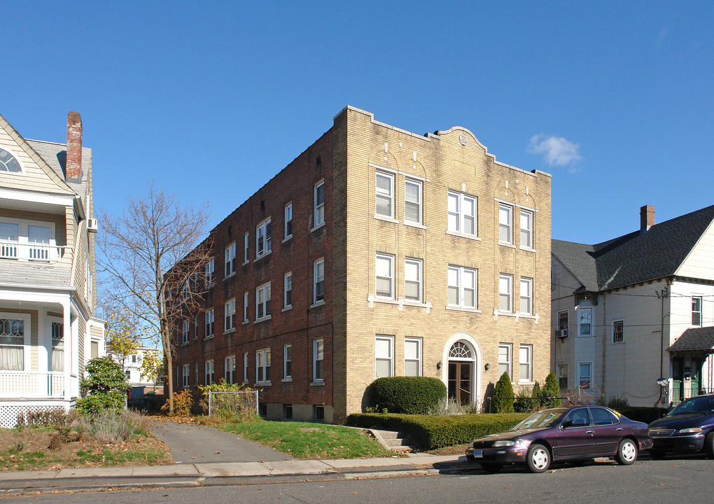 46 Grace St in Hartford, CT - Building Photo