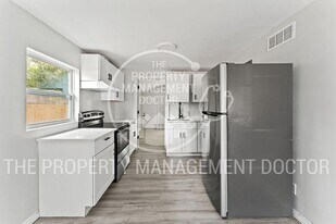 8930 Free Ave in Jacksonville, FL - Building Photo