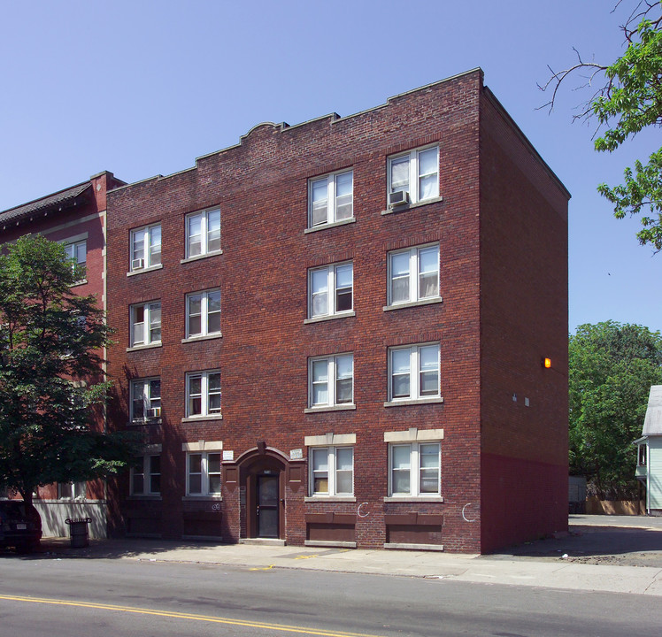 2718 Main St in Springfield, MA - Foto de edificio