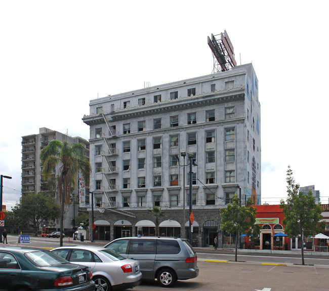 Hotel Churchill in San Diego, CA - Building Photo - Building Photo