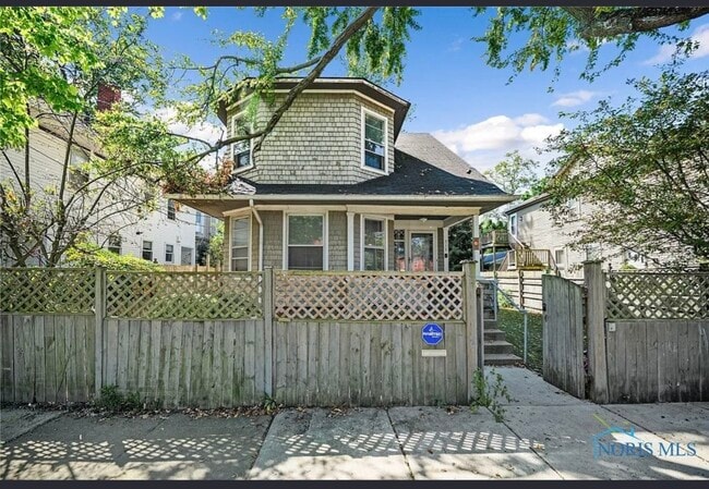 property at 513 Chestnut St
