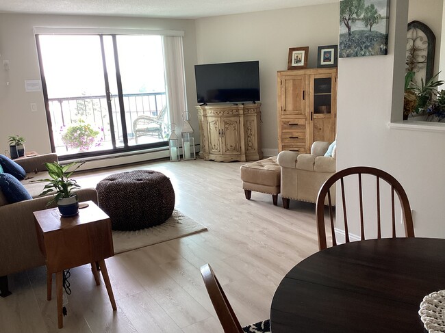 2601 Kenzie Ter, Unit #324 in Minneapolis, MN - Building Photo - Building Photo