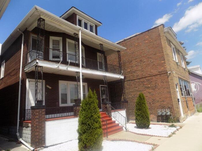 2331 Caniff St in Hamtramck, MI - Building Photo