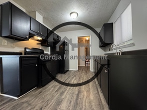 8902 E Bourne Dr in Jonesboro, GA - Building Photo - Building Photo