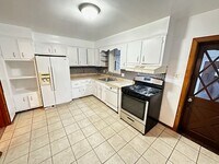 7032 Cottage St photo'