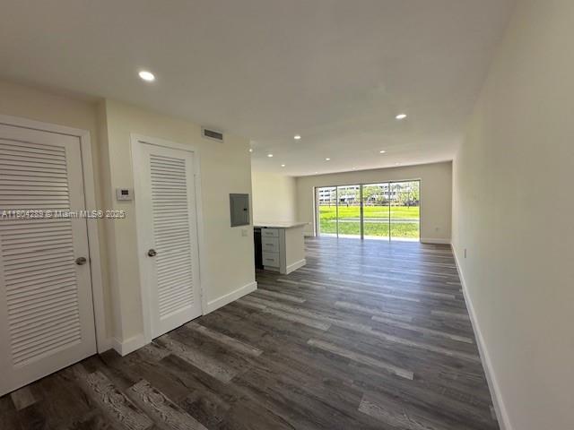 7420 SW 82nd St in Miami, FL - Building Photo - Building Photo