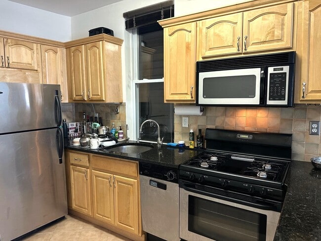 395 2nd St in Jersey City, NJ - Building Photo - Building Photo