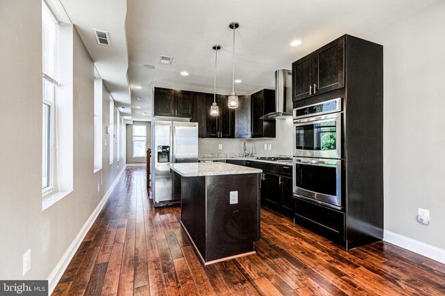 property at 2408 Hudson St