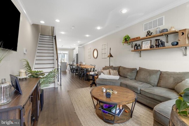 2044 E Auburn St in Philadelphia, PA - Building Photo - Building Photo