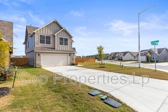 374 Wayne Wy in New Braunfels, TX - Building Photo - Building Photo