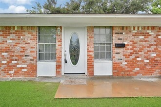 10914 Twig Dr in Houston, TX - Foto de edificio - Building Photo