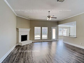 401 Merced St in Burleson, TX - Foto de edificio - Building Photo