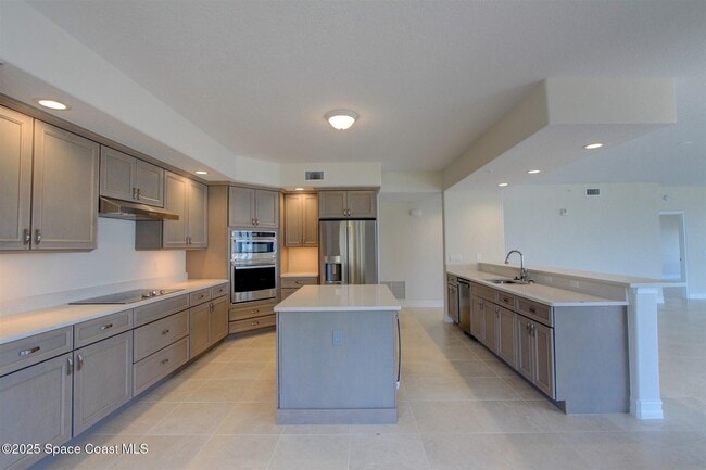 1465 S Harbor City Blvd in Melbourne, FL - Building Photo - Building Photo