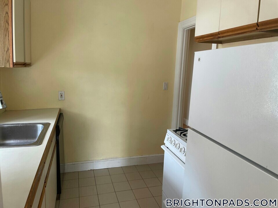 97 Strathmore Rd in Boston, MA - Foto de edificio