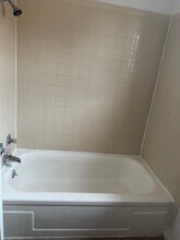 1305 S Maddox Ave in Dumas, TX - Building Photo - Building Photo