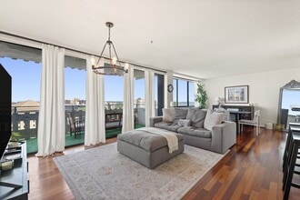 6301 Stevenson Ave, Unit 1417 in Alexandria, VA - Building Photo - Building Photo