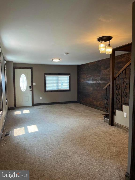 120 N Frederick St in Mechanicsburg, PA - Foto de edificio - Building Photo