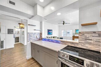 3721 NE 170th St in North Miami Beach, FL - Building Photo - Building Photo