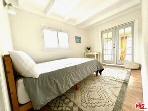 134 Montreal St in Los Angeles, CA - Building Photo - Building Photo