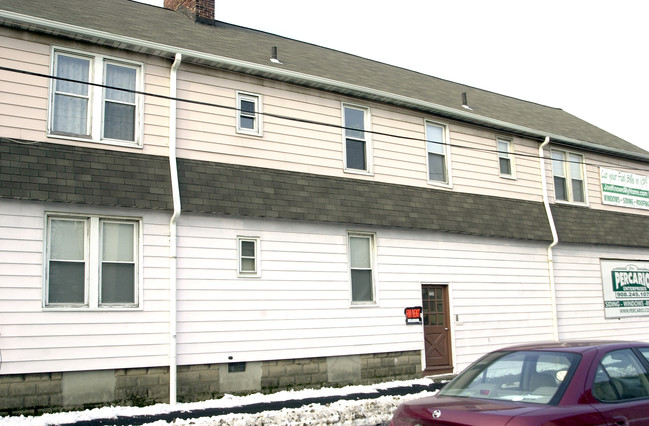 2126 E Edgar Rd in Linden, NJ - Foto de edificio - Building Photo