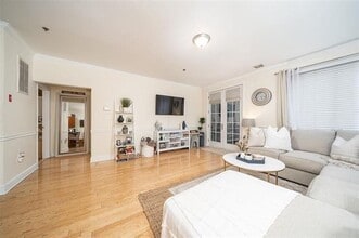 501 9th St in Hoboken, NJ - Foto de edificio - Building Photo