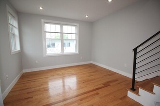 106 Main St in Everett, MA - Building Photo - Building Photo