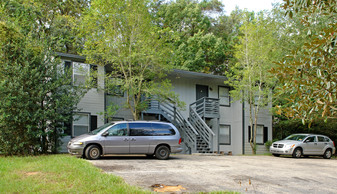 2308 Sylvan Ct Apartments