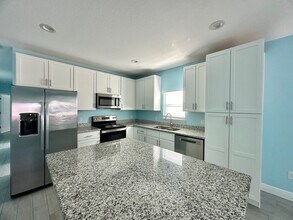 615 E Virginia Ave in Punta Gorda, FL - Building Photo - Building Photo