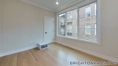 104-106-106 Warren St, Unit 6 in Boston, MA - Building Photo - Building Photo