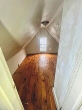 17 Whitney Ave, Unit First Floor in Portland, ME - Building Photo - Building Photo